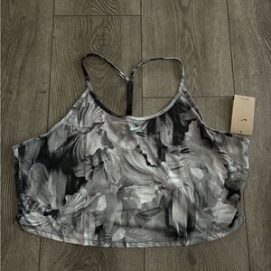 Nike woman’s crop top perfect for working out